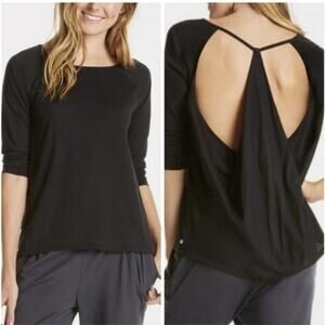 Women's Fabletics Neema Top  Black 3/4 Sleeve Open Back Flowy Athletic